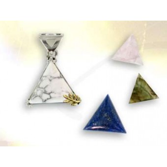 Triangulo Howlite Plata y Oro